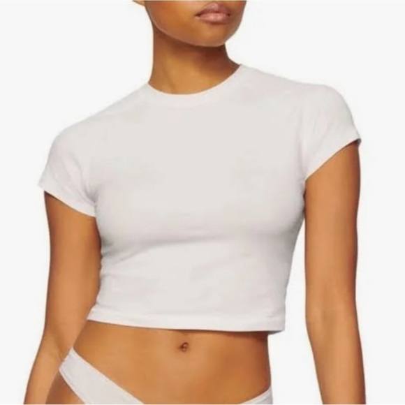 SKIMS Tops - SKIMS Kim Kardashian Women's 4X New Vintage Cropped Raglan T-Shirt New w/ Tags